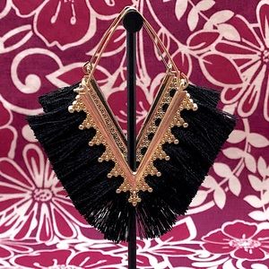 ✨🖤 Black and gold boho fringe V-shaped earrings